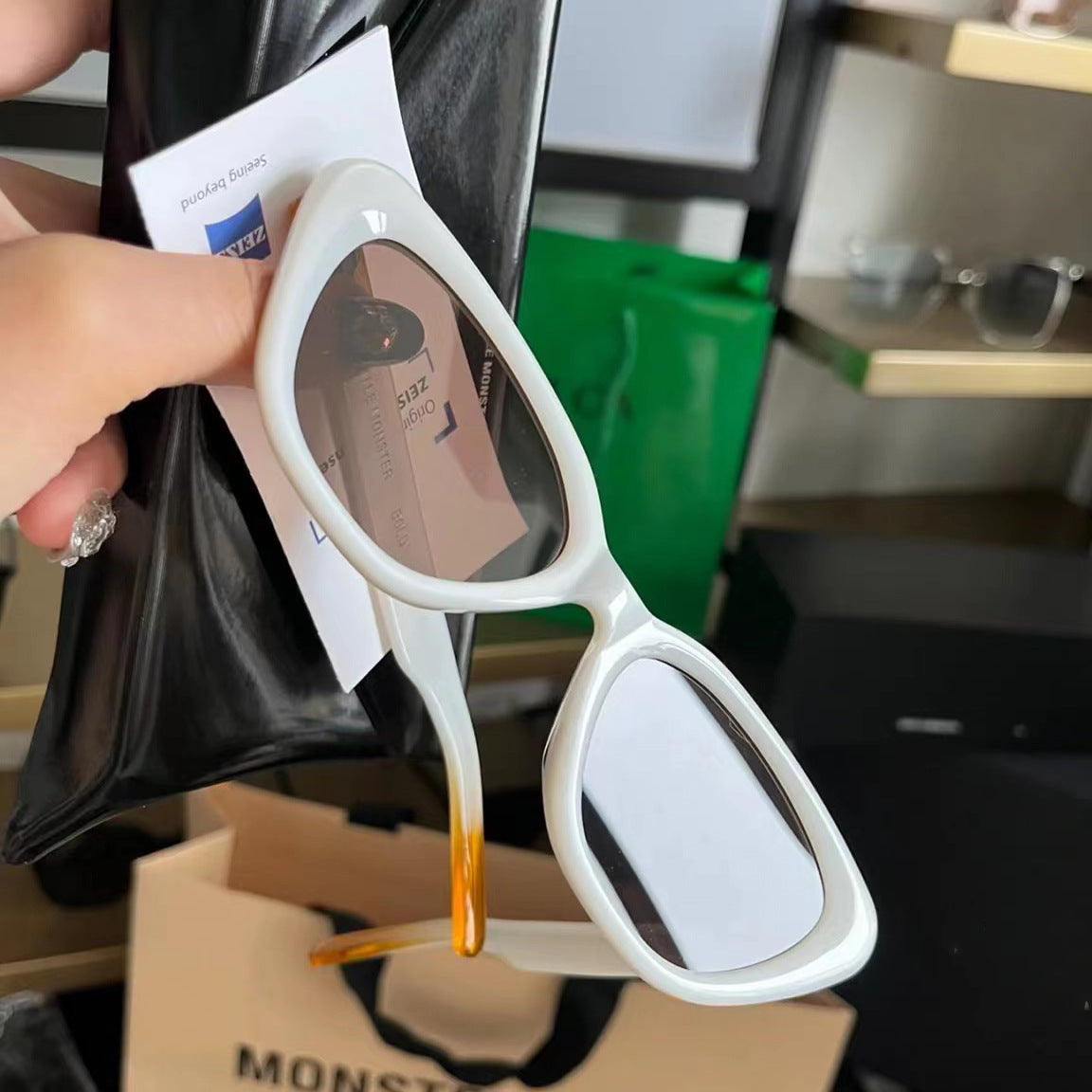 Wholesale PC Small Frame Cat's Eye UV Resistant Sunglasses